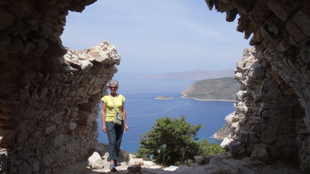Chapelle d'Agios Panteleïmon datant du 15ième siècle  dans la forteresse de Monolithos