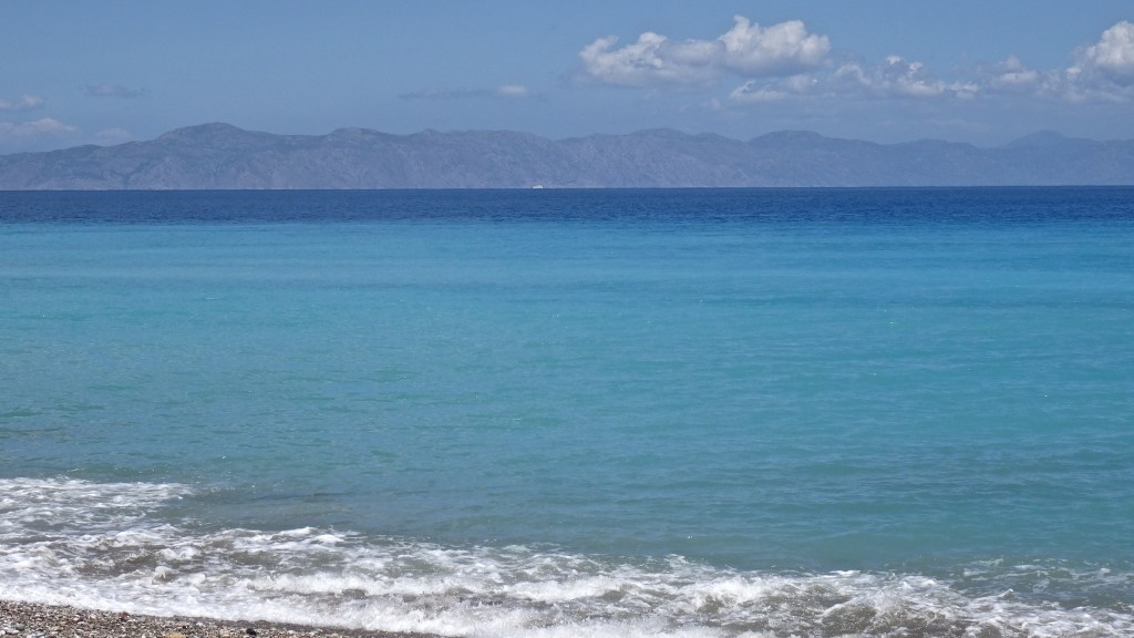 La mer, limpide et colorée