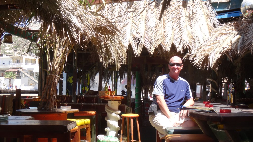 Bar Hippie avec musique des années '60 / Hippie style bar with music of the sixties ... Cool Man !!!!