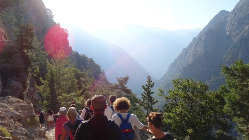 Cohue du départ, 1 à 2000 randonneurs par jour / Starting Crowd, 1 to 2 000 trekkers per day