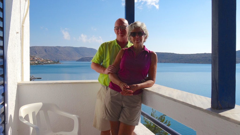 Notre "Nid d'aigle" surplombant la mer / Our "Eagle nest" overhanging the sea 