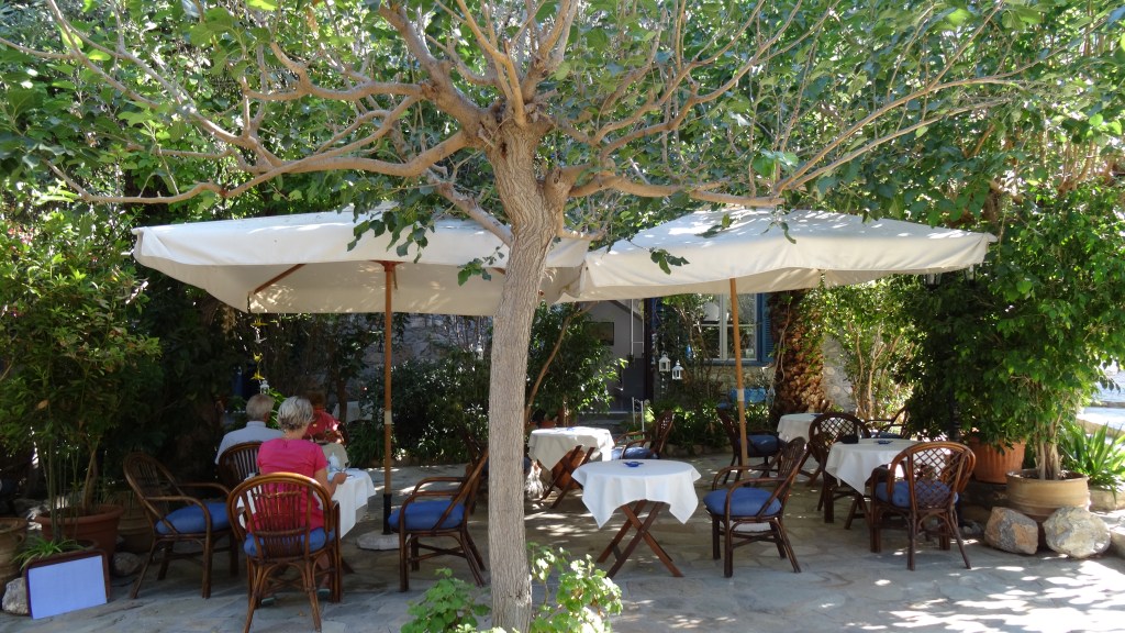 Cour intérieur / Hotel Courtyard