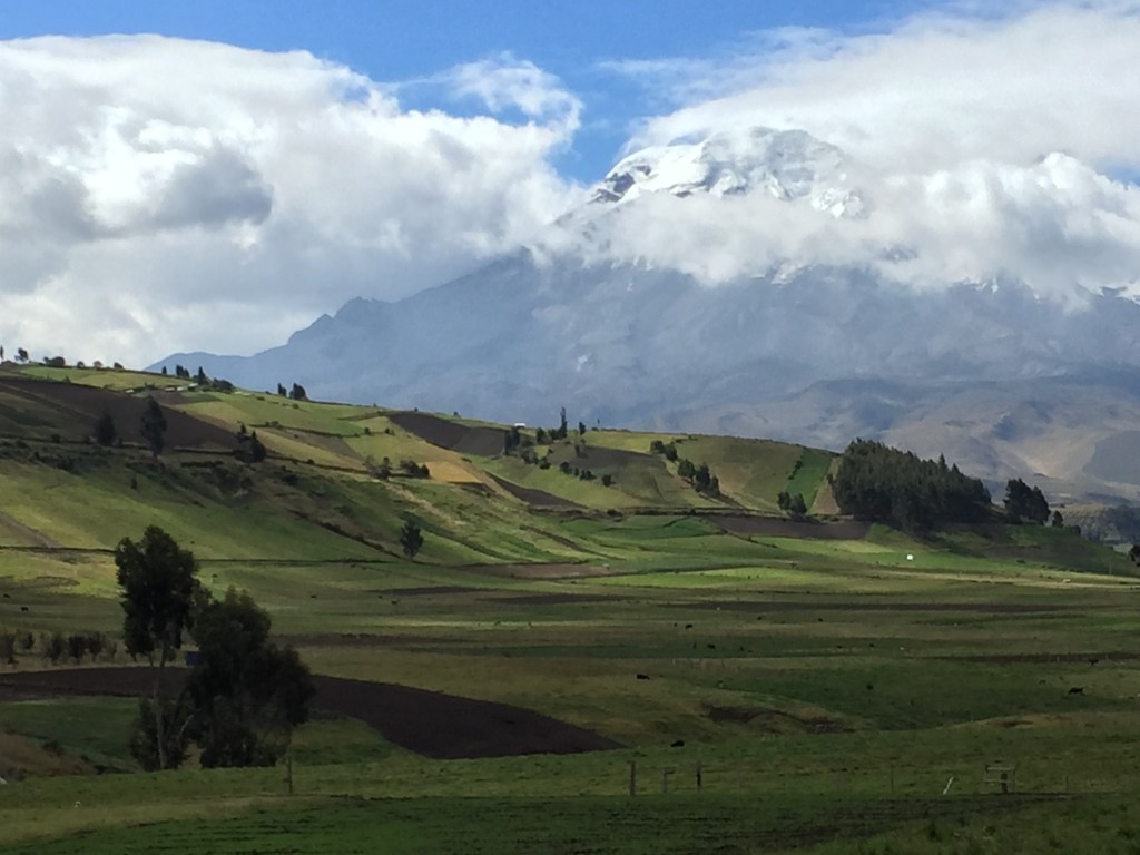 Le "Chimborazo", le volcan le plus élevé du pays / The "Chimborazo", the highest Volcano in the country
